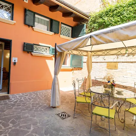 Isaia Garden -Private Garden Spa Bath Bolognarooms Exterior photo