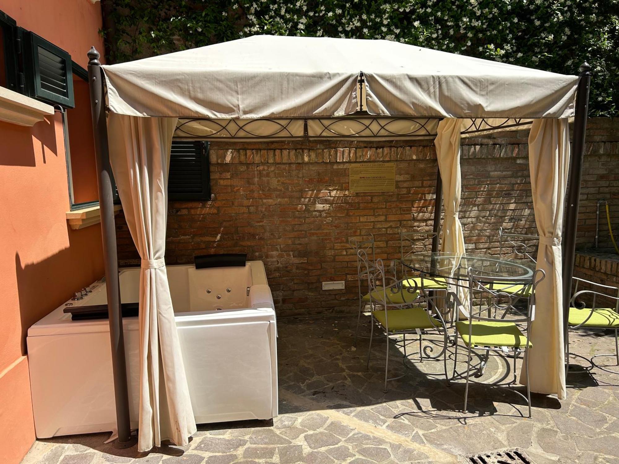 Isaia Garden -private Garden Bath Bolognarooms Hébergement de vacances *