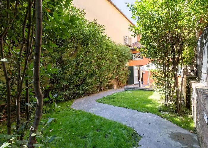 Isaia Garden -Private Garden Spa Bath Bolognarooms